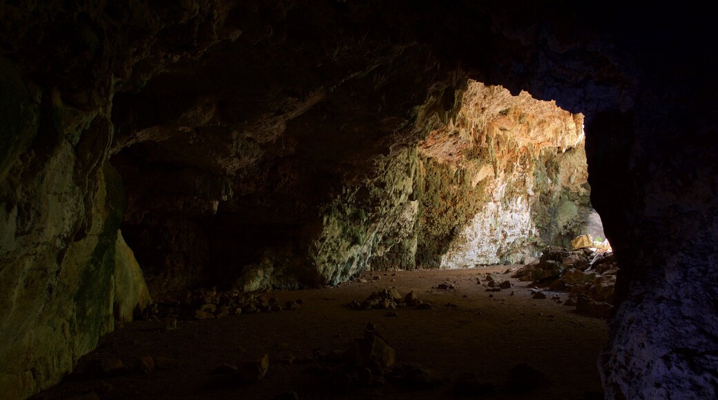 Calcehtok Caves showing caves