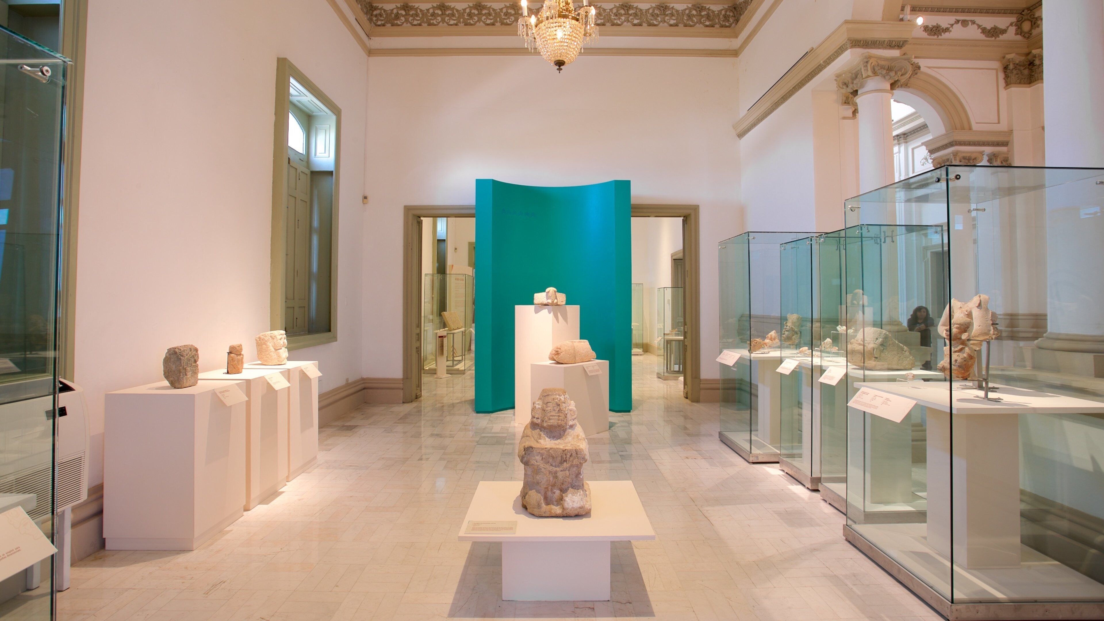 人類學暨歷史博物館 设有 內部景觀 和 懷舊元素