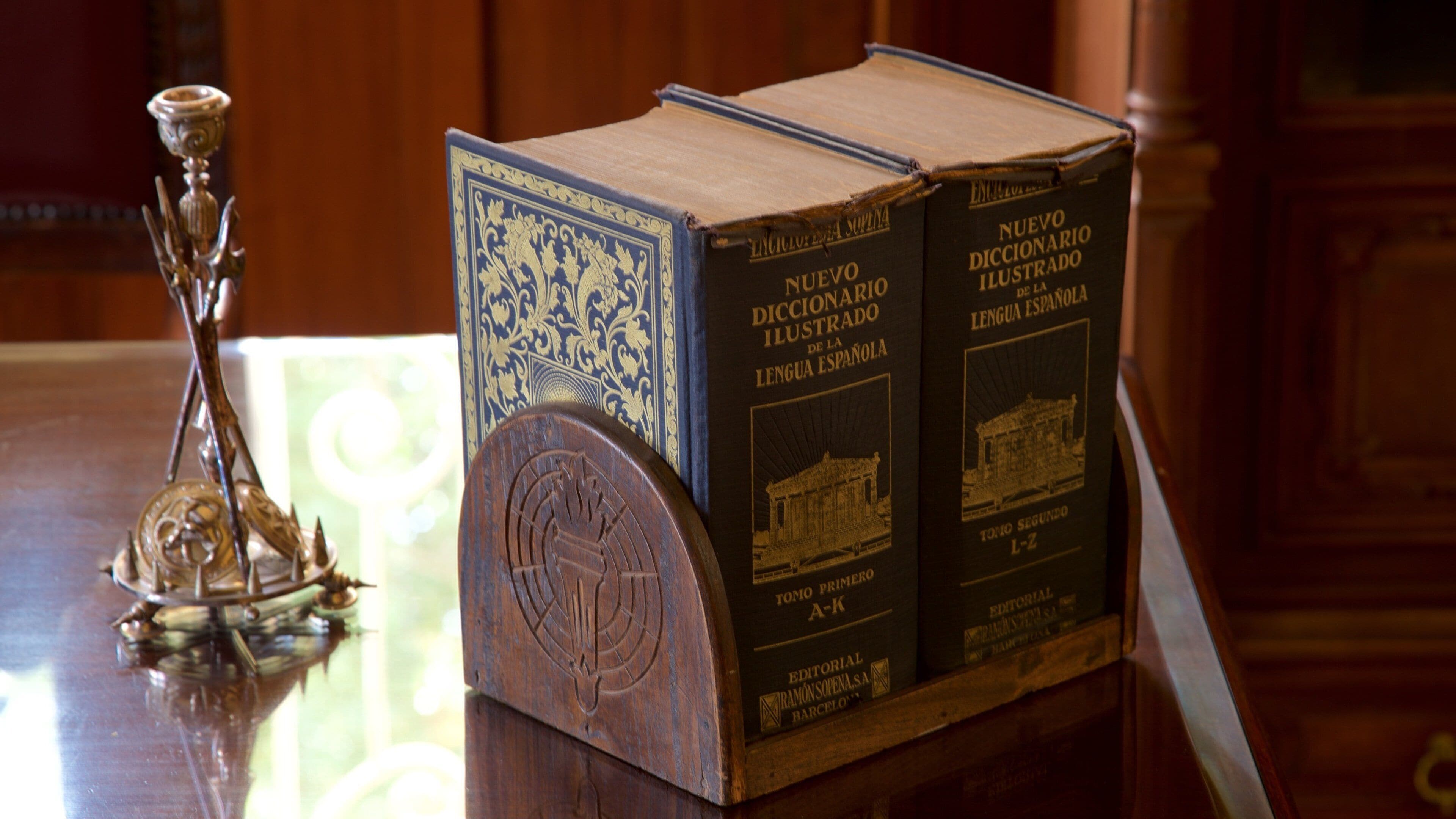 Casa Montes Molina Museum showing heritage elements and interior views