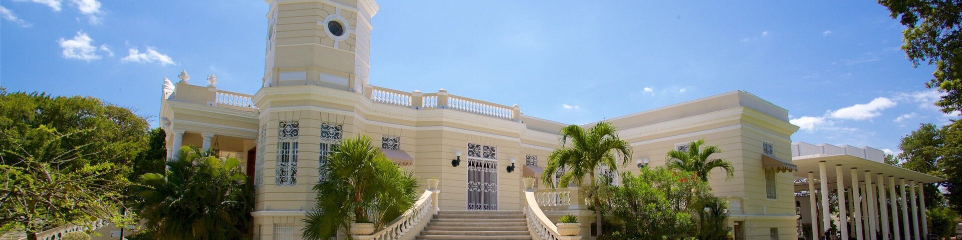 Casa Museo Montes Molina que inclui um parque