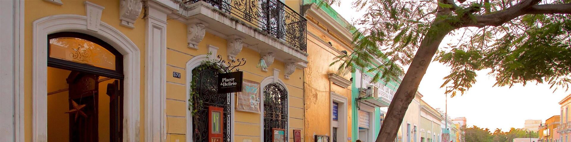 Casa Frederick Catherwood showing a sunset