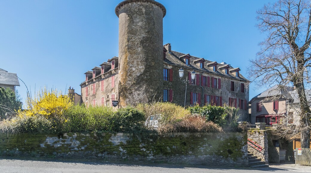 This building is classé au titre des Monuments Historiques. It is indexed in the Base Mérimée, a database of architectural heritage maintained by the French Ministry of Culture, under the reference PA00094169 .