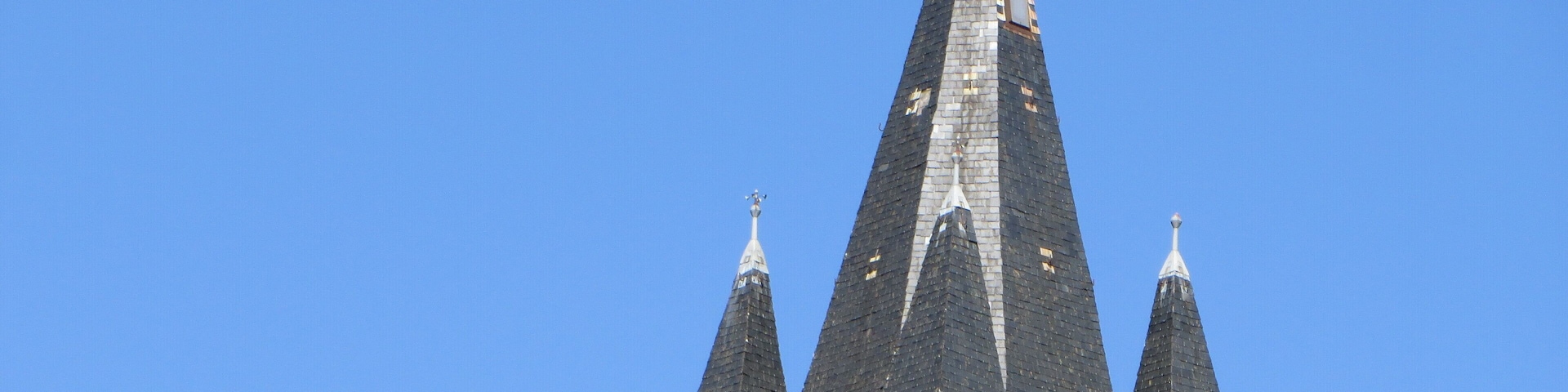 This building is indexed in the Base Mérimée, a database of architectural heritage maintained by the French Ministry of Culture, under the reference PA00094171 .