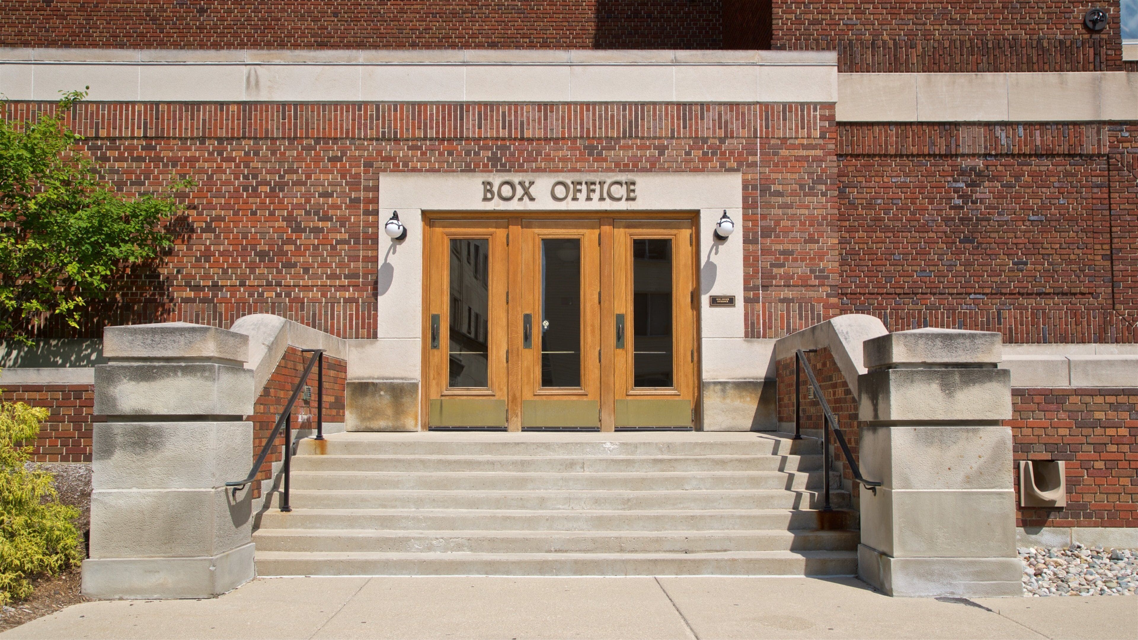 Hill Auditorium featuring kyltit