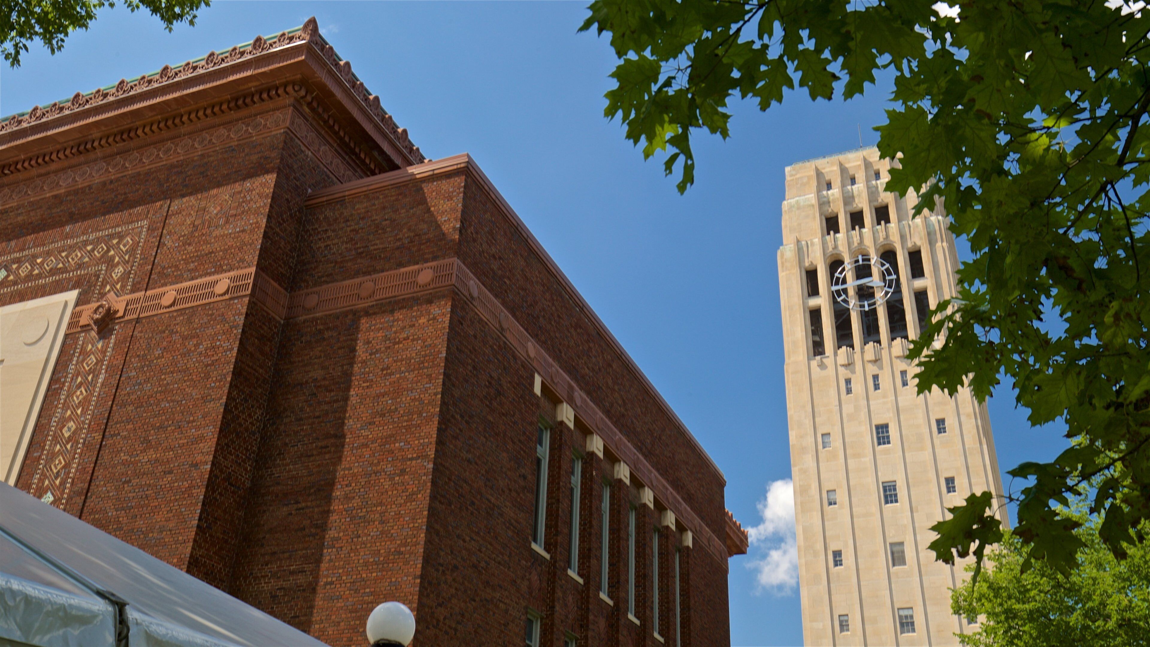 Auditorio Hill mostrando patrimonio de arquitectura