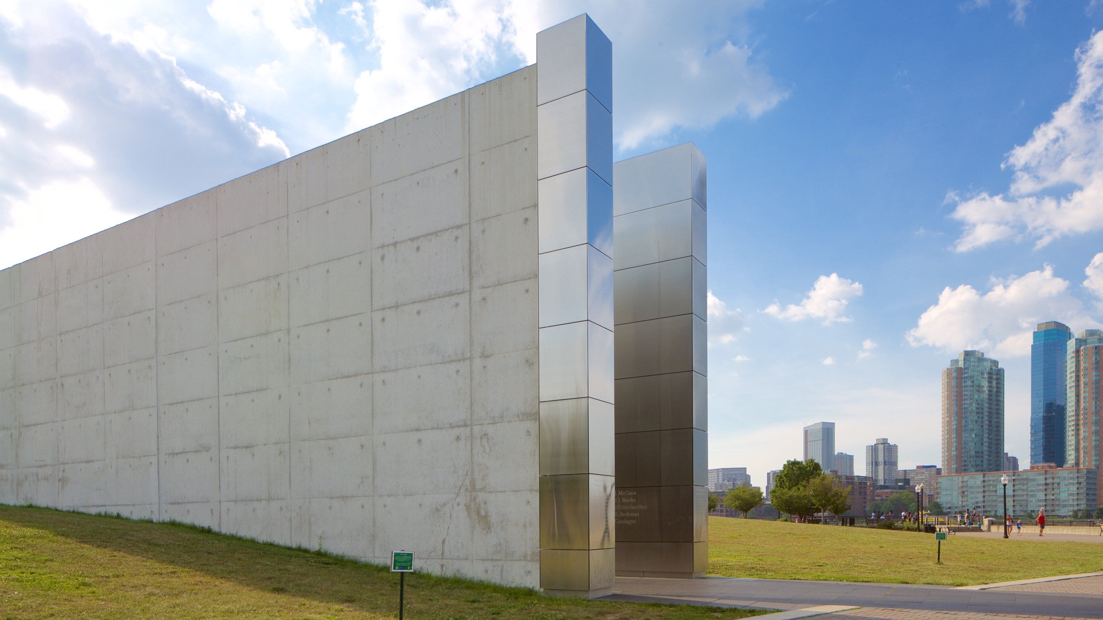 Mémorial Empty Sky montrant architecture moderne