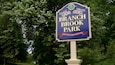 Branch Brook Park bevat een park en bewegwijzering