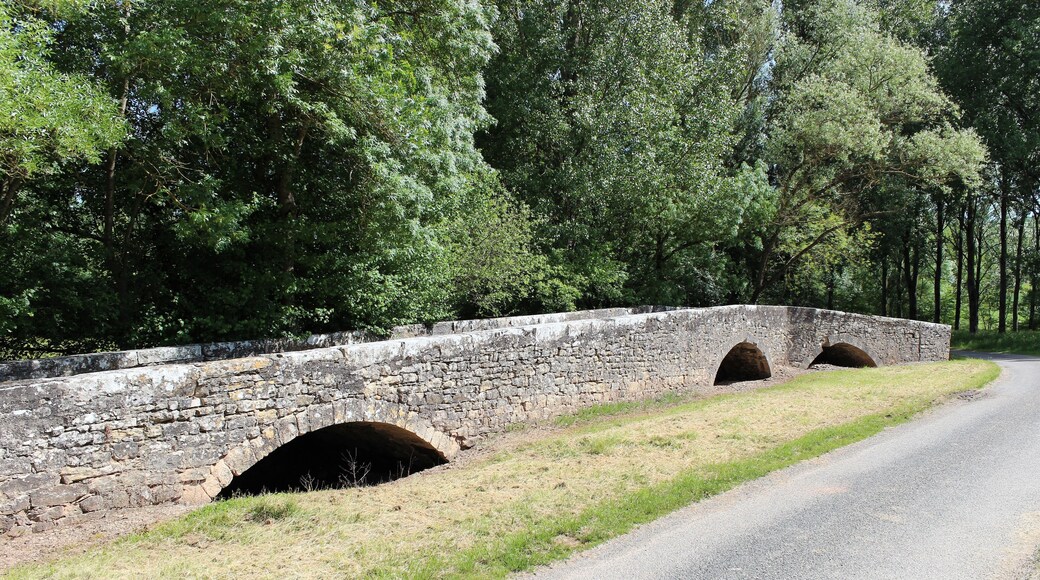 Bridge of Laval, formerly on the Vère river, in the french commune of Puycelsi