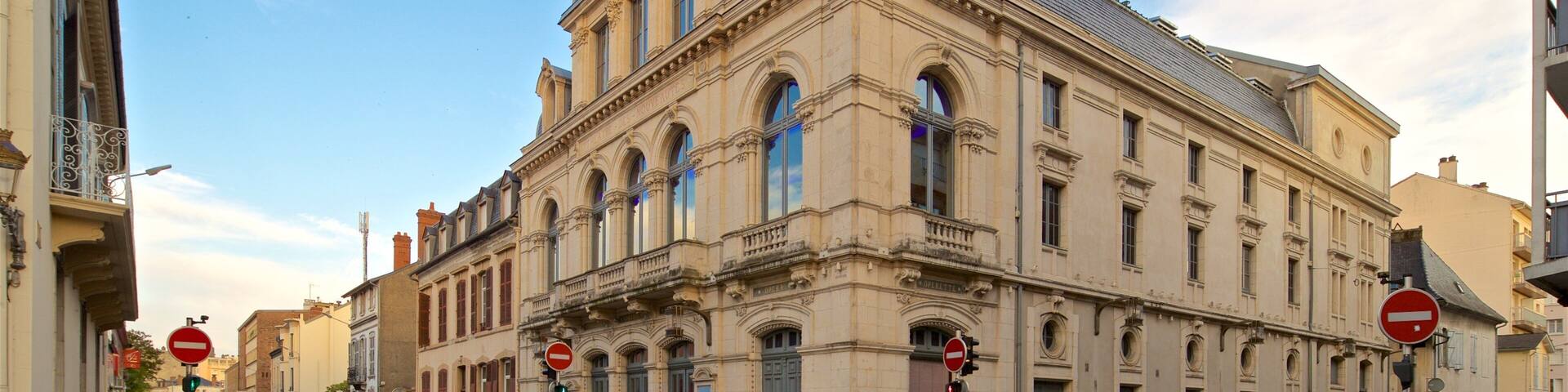 Nouveautes Theater featuring heritage architecture