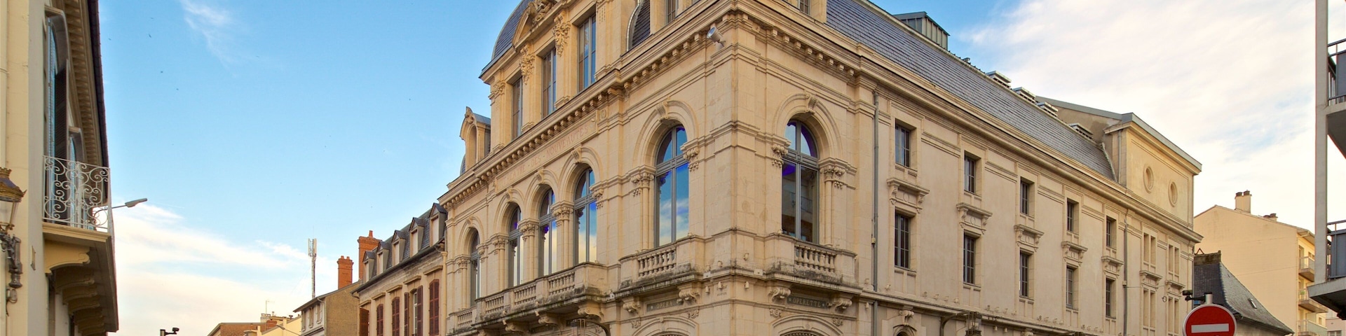 Nouveautes Theater featuring heritage architecture