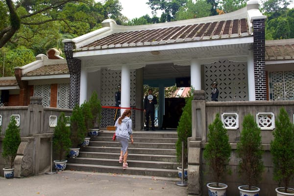 Cihu and Cihu Mausoleum mit einem Monument und Park