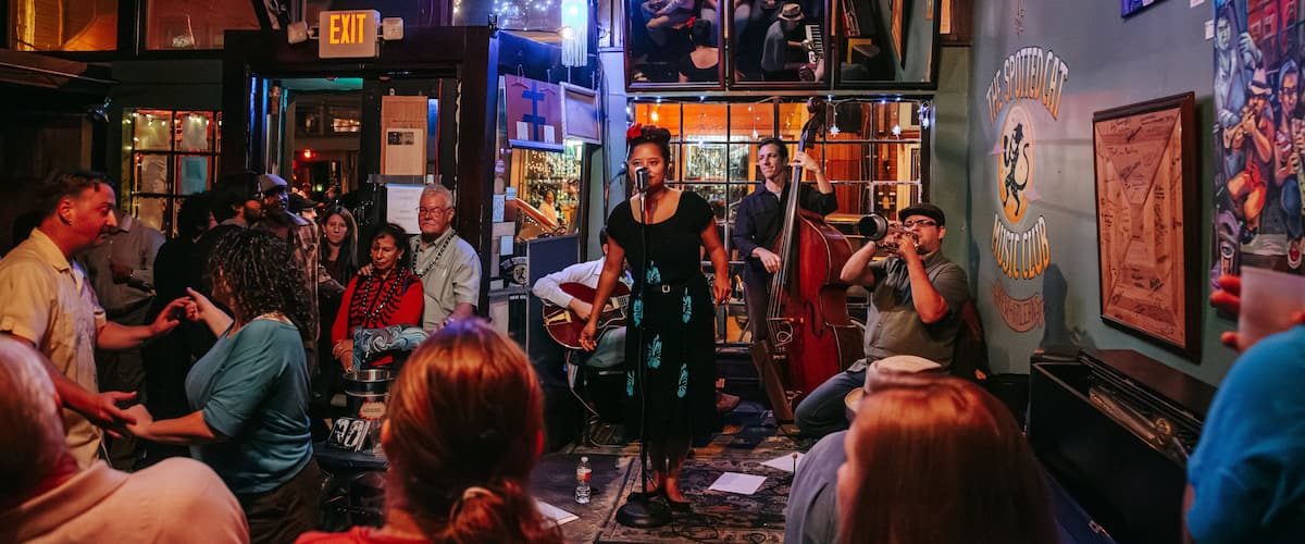 Frenchmen Street which includes performance art, music and a bar