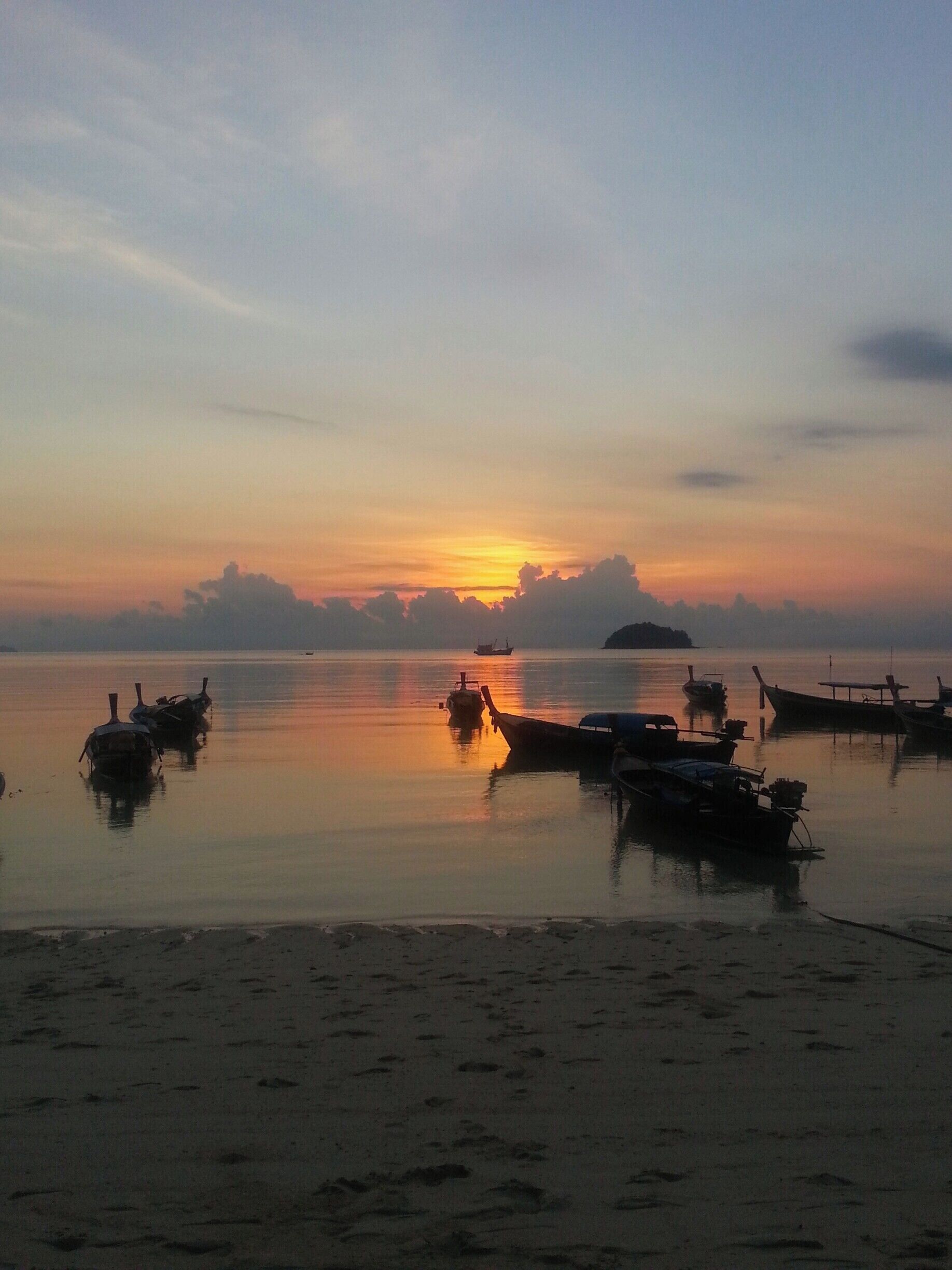 As the name suggests this is a great place for getting up (really) early and watching the sunrise.