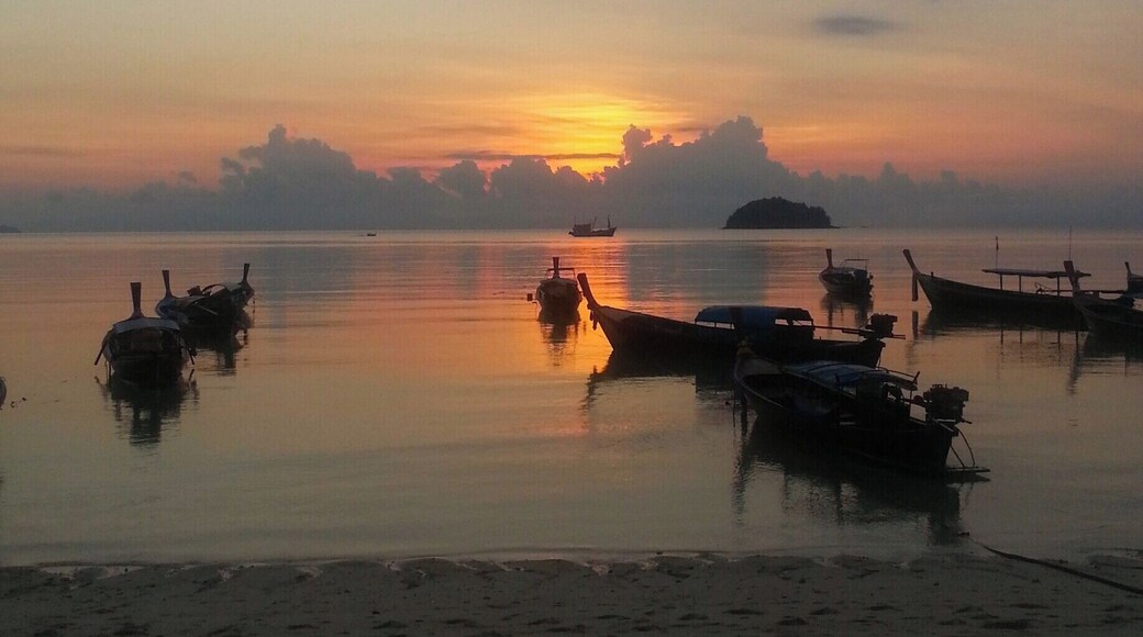 As the name suggests this is a great place for getting up (really) early and watching the sunrise.