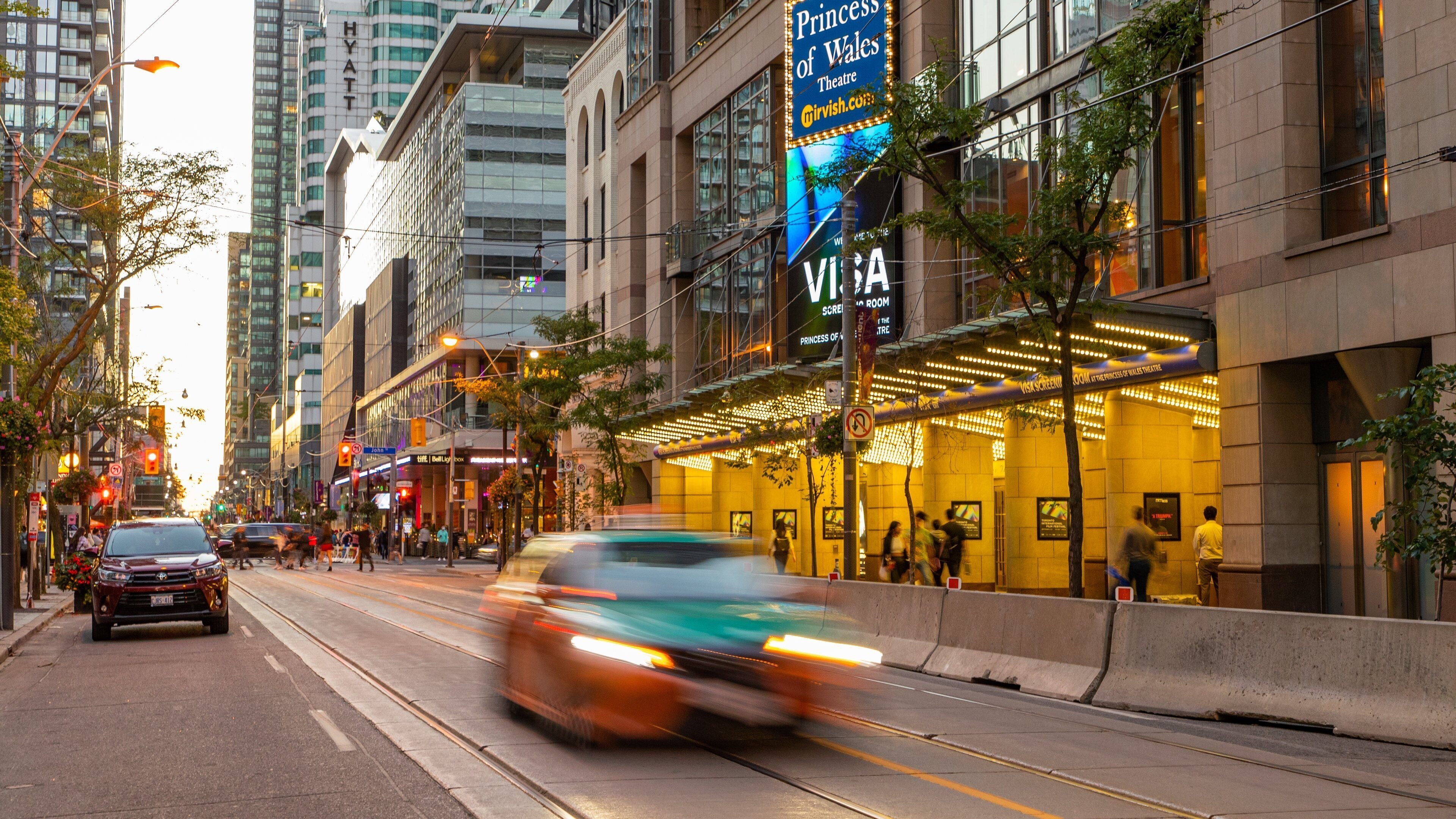 Toronto Entertainment District which includes a city