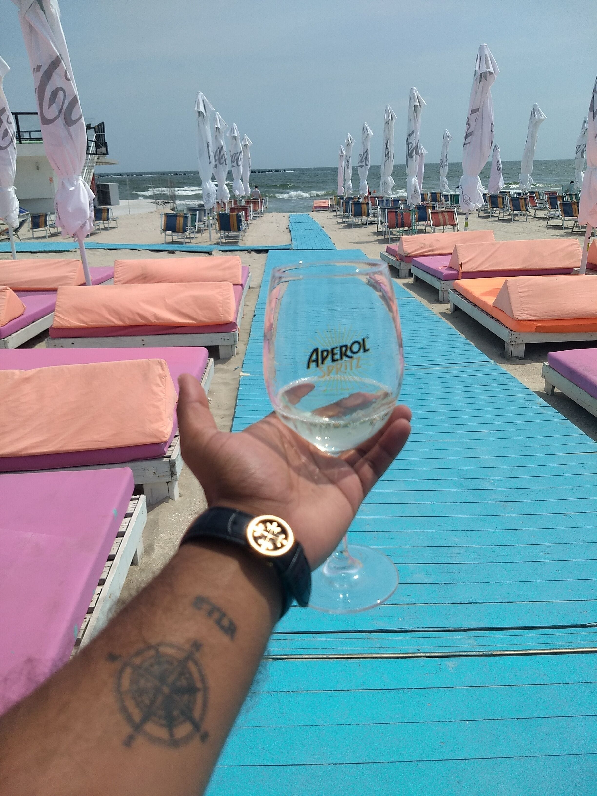 Starting the day with a bang
#BeachTips #ExperienceRomania #EatTravelLiveRepeat #Romania