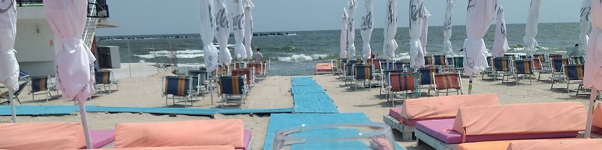 Starting the day with a bang
#BeachTips #ExperienceRomania #EatTravelLiveRepeat #Romania