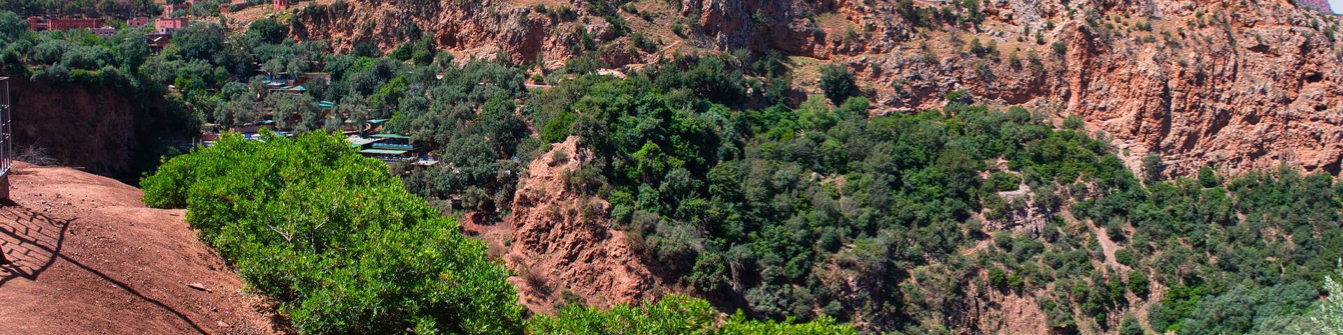 Cascadas de Ouzoud is a popular tourist attraction in Morocco, located in the Atlas Mountains. The name "Ouzoud" means "the voice of the water" in Berber, which is fitting given the stunning 3-tiered