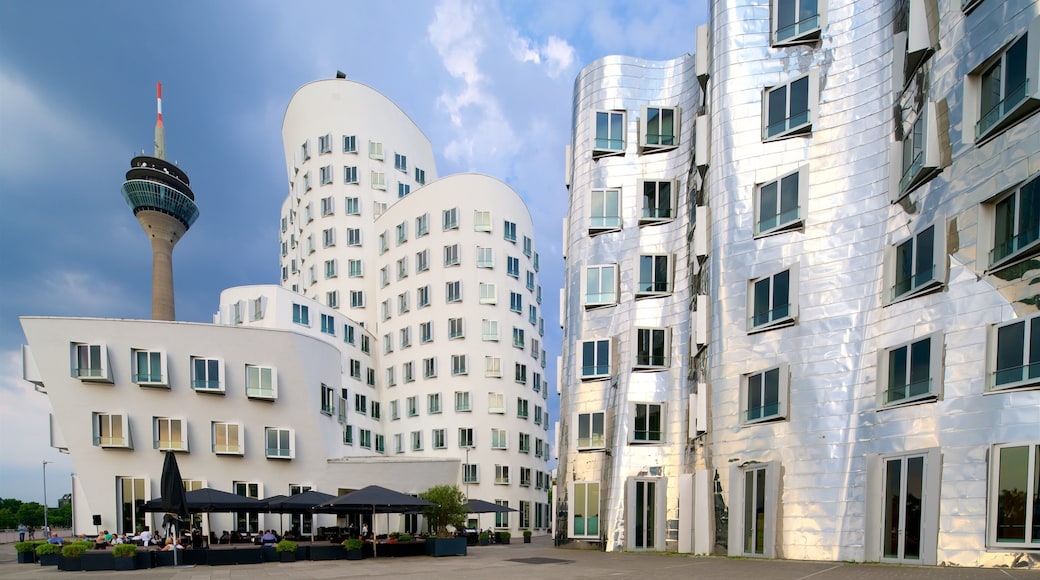 Unterbilk showing a city and modern architecture