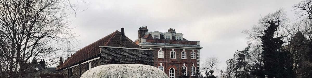 Rainham Hall
Dutch domestic Queen Anne style.
Date: 1729.
Grade II* listed.
Nearest station: Rainham.