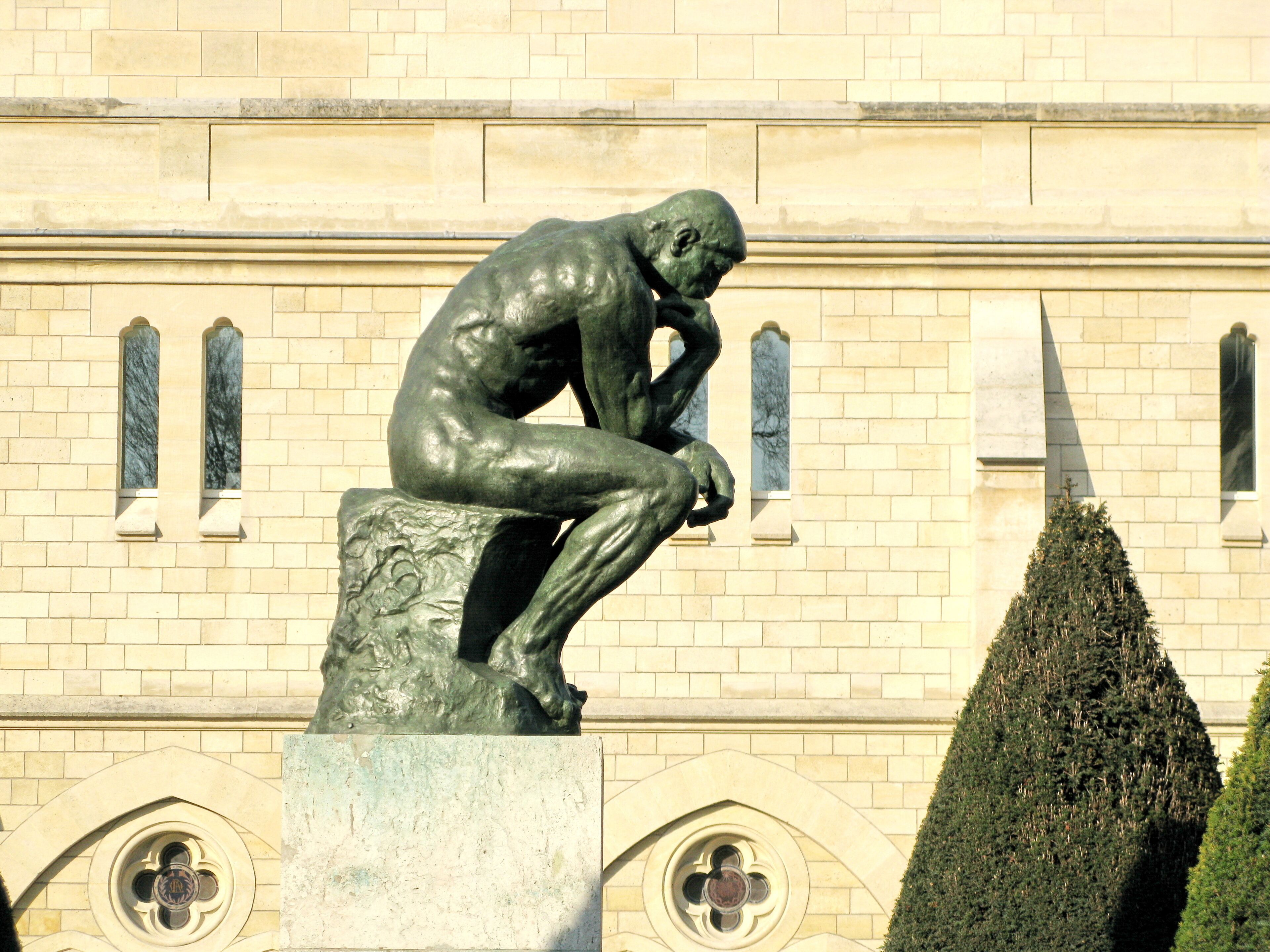 Le Penseur dans le jardin du Musée Rodin, Paris.