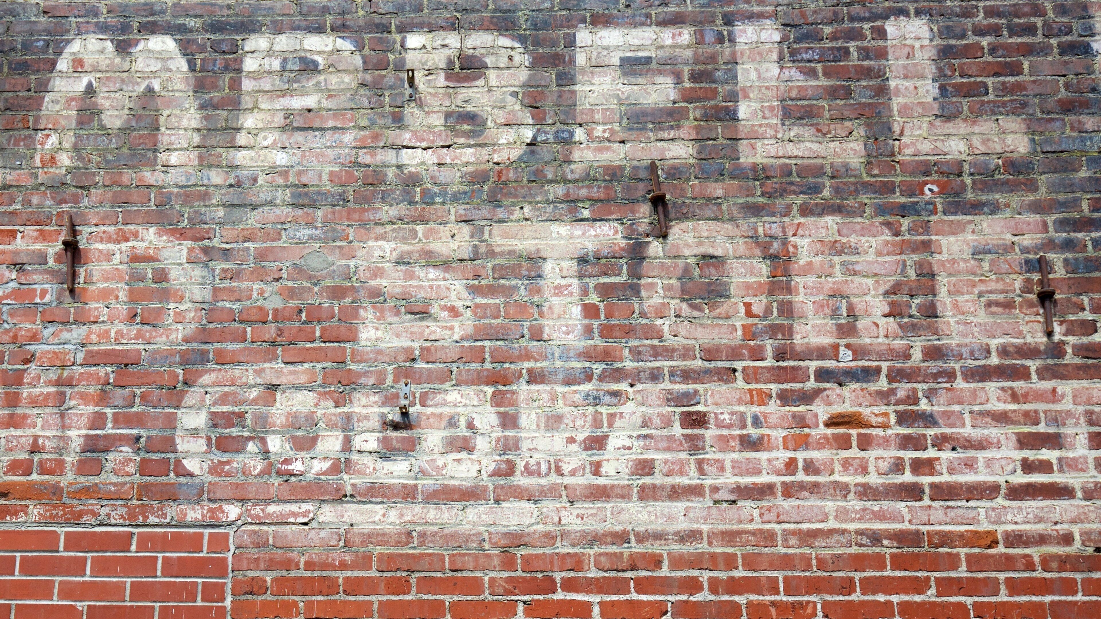 Old Pasadena which includes signage