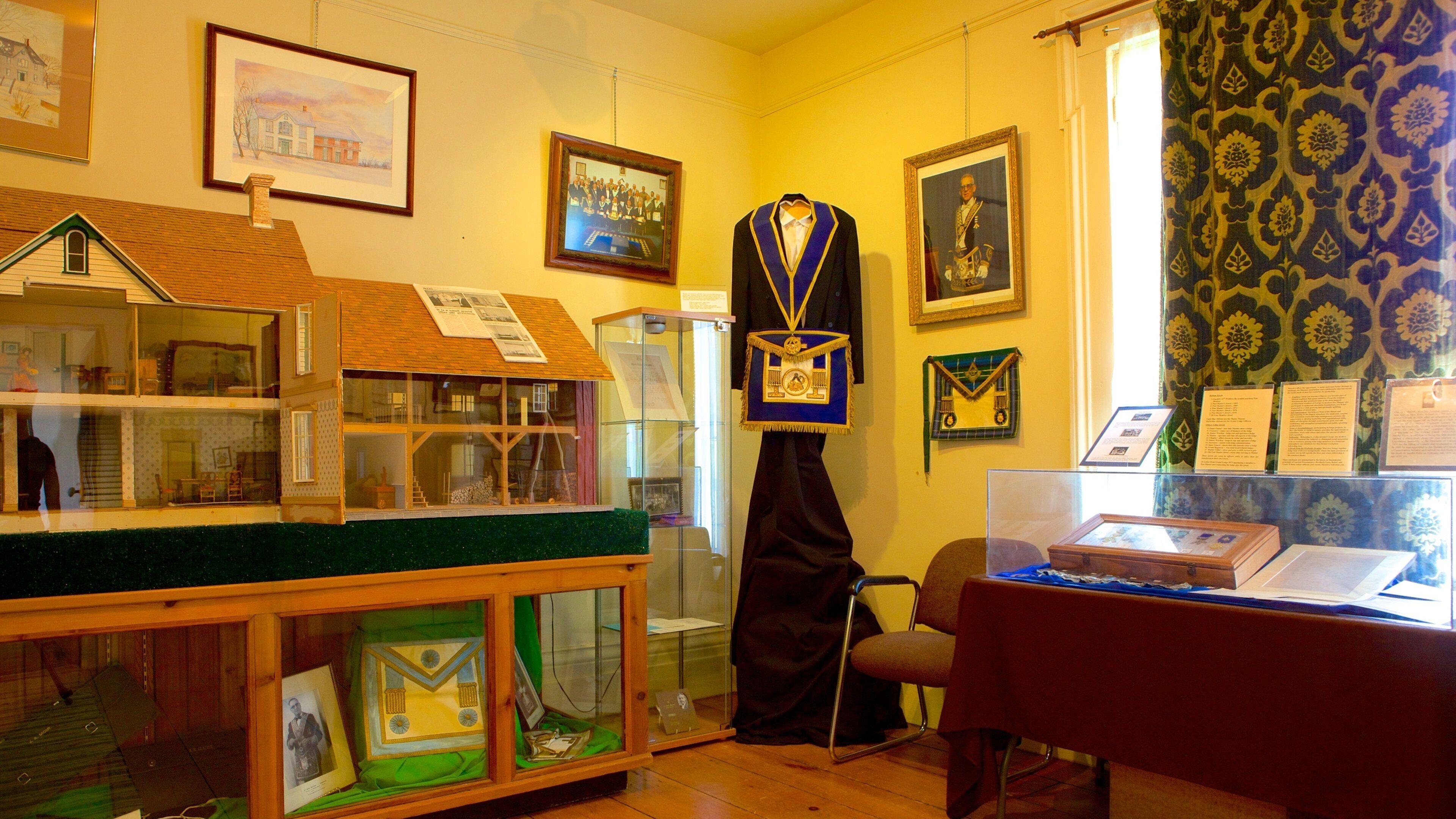 Heritage House Museum which includes interior views and heritage elements