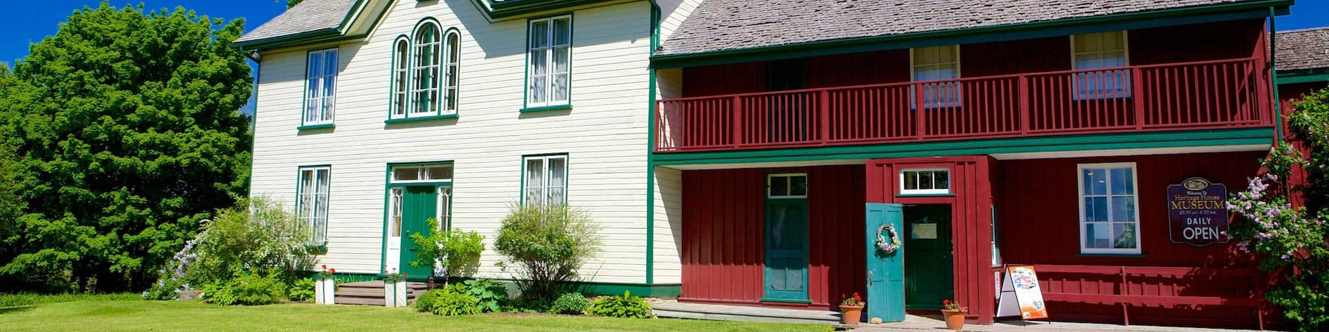 Heritage House Museum showing a house
