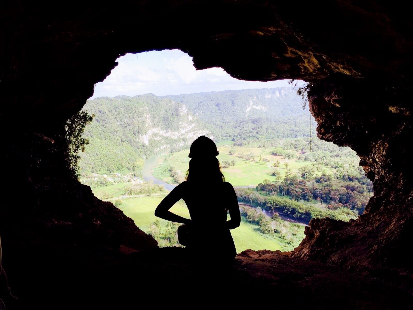 It's also known as the window cave. There's a guided tour that ends with this breathtaking view! #caves #amazingview