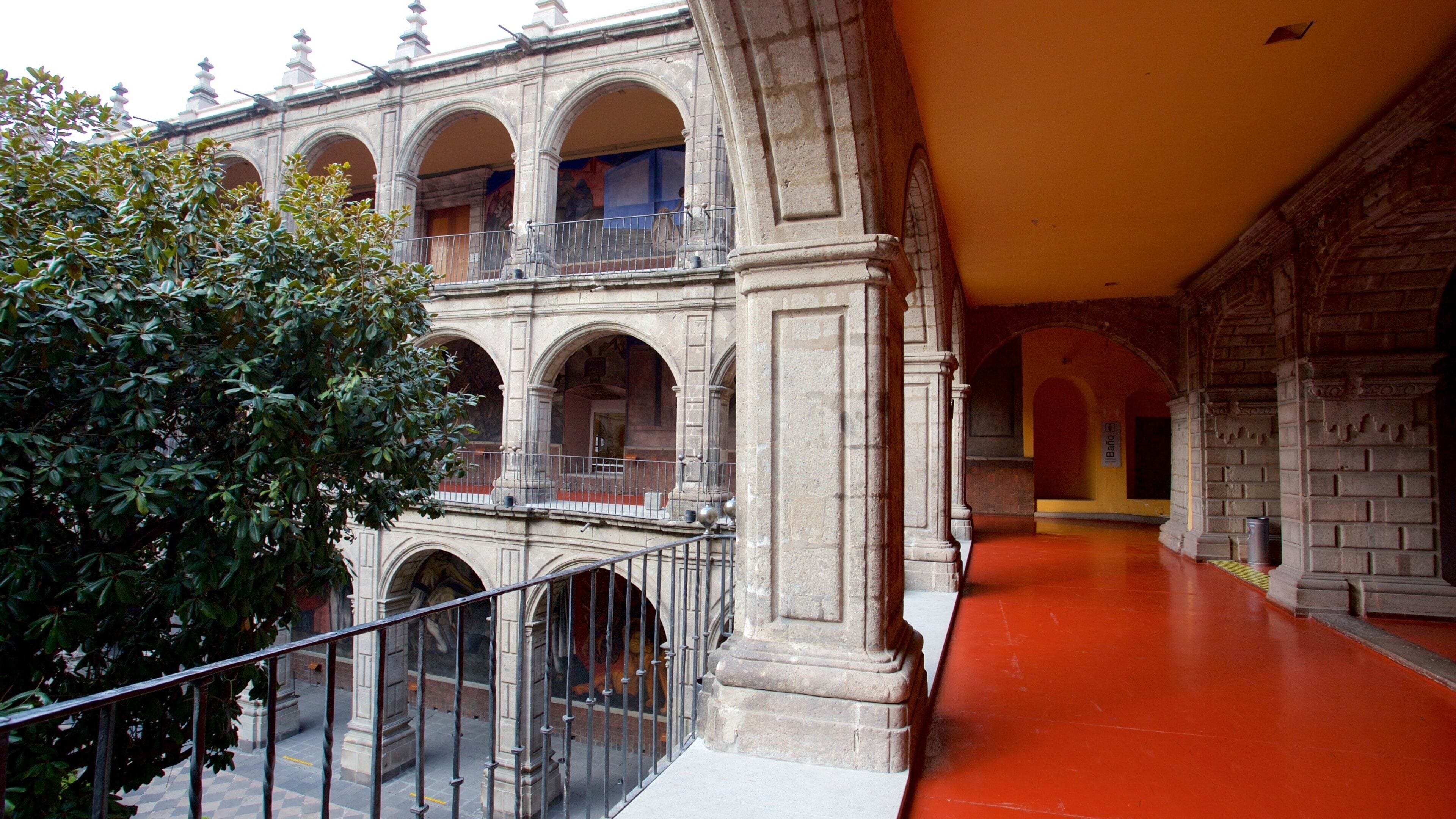 산 일데폰소 대학 을 보여주는 문화유산 건축