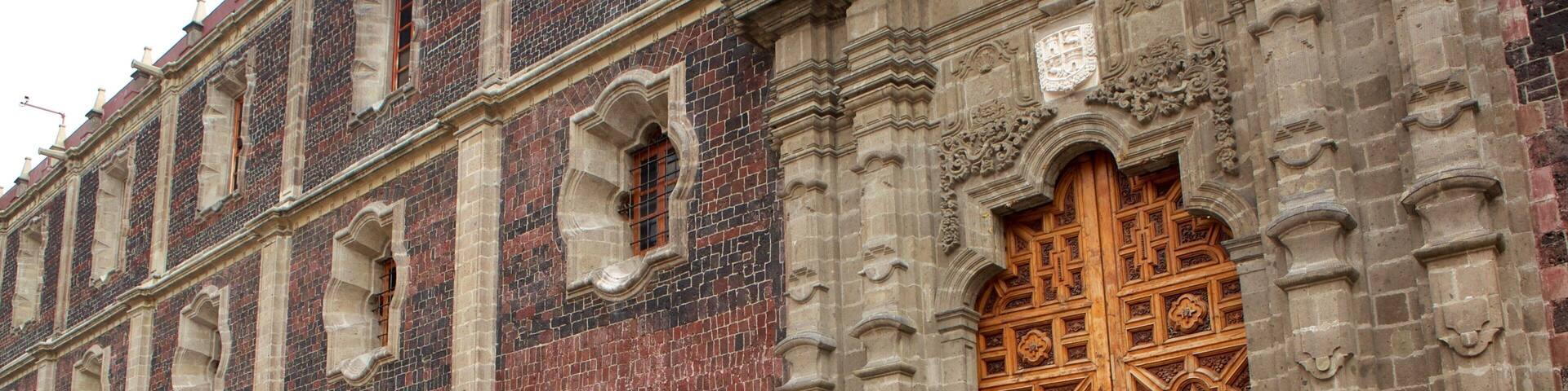 San Ildefonso College featuring heritage architecture