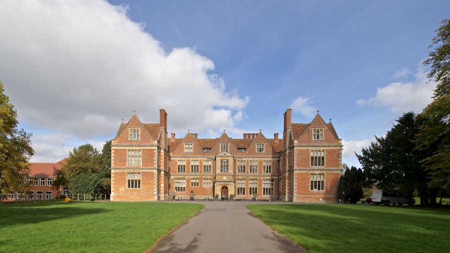 Shaw House showing a house and heritage elements