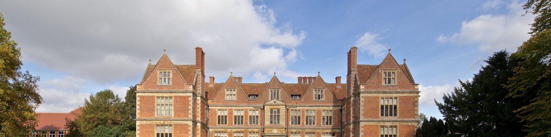 Shaw House caracterizando elementos de patrimônio e uma casa