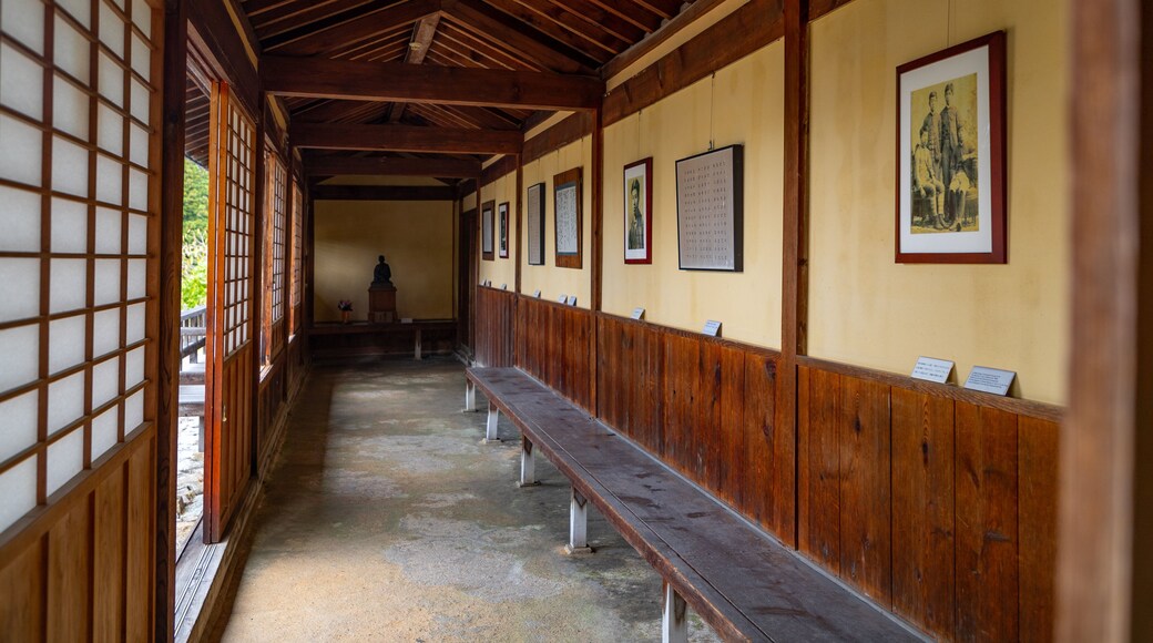 Toson Memorial Museum featuring art, heritage elements and interior views