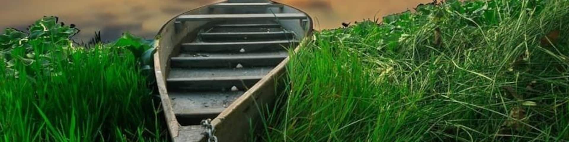 The sun rising in the biggest natural lagoon of Portugal