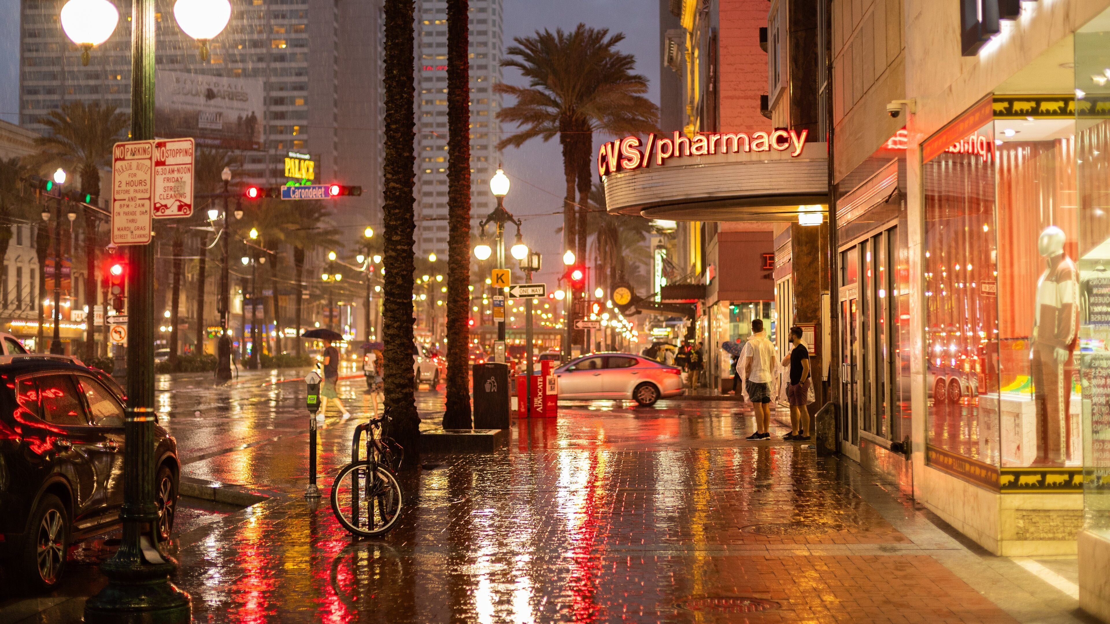 Canal Street which includes street scenes, a city and night scenes
