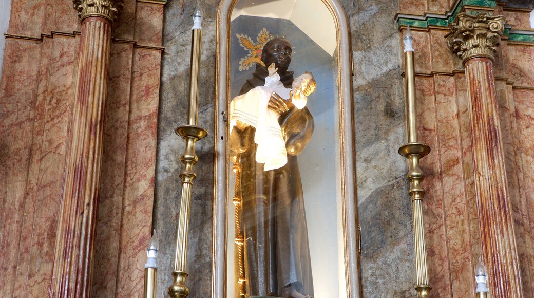 Nossa Senhora do Rosario dos Pretos caratteristiche di statua o scultura, chiesa o cattedrale e oggetti d\'epoca