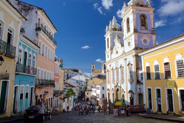 Igreja de Nossa Senhora do RosĂĄrio dos Pretos mettant en vedette scĂšnes de rue et patrimoine historique