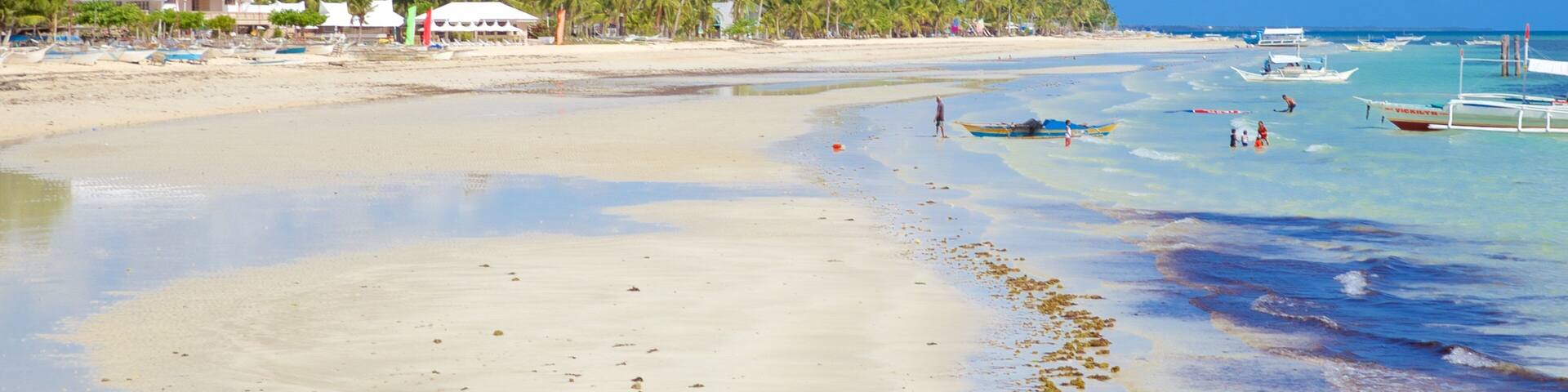 Santa Fe Ferry Terminal which includes general coastal views and a beach