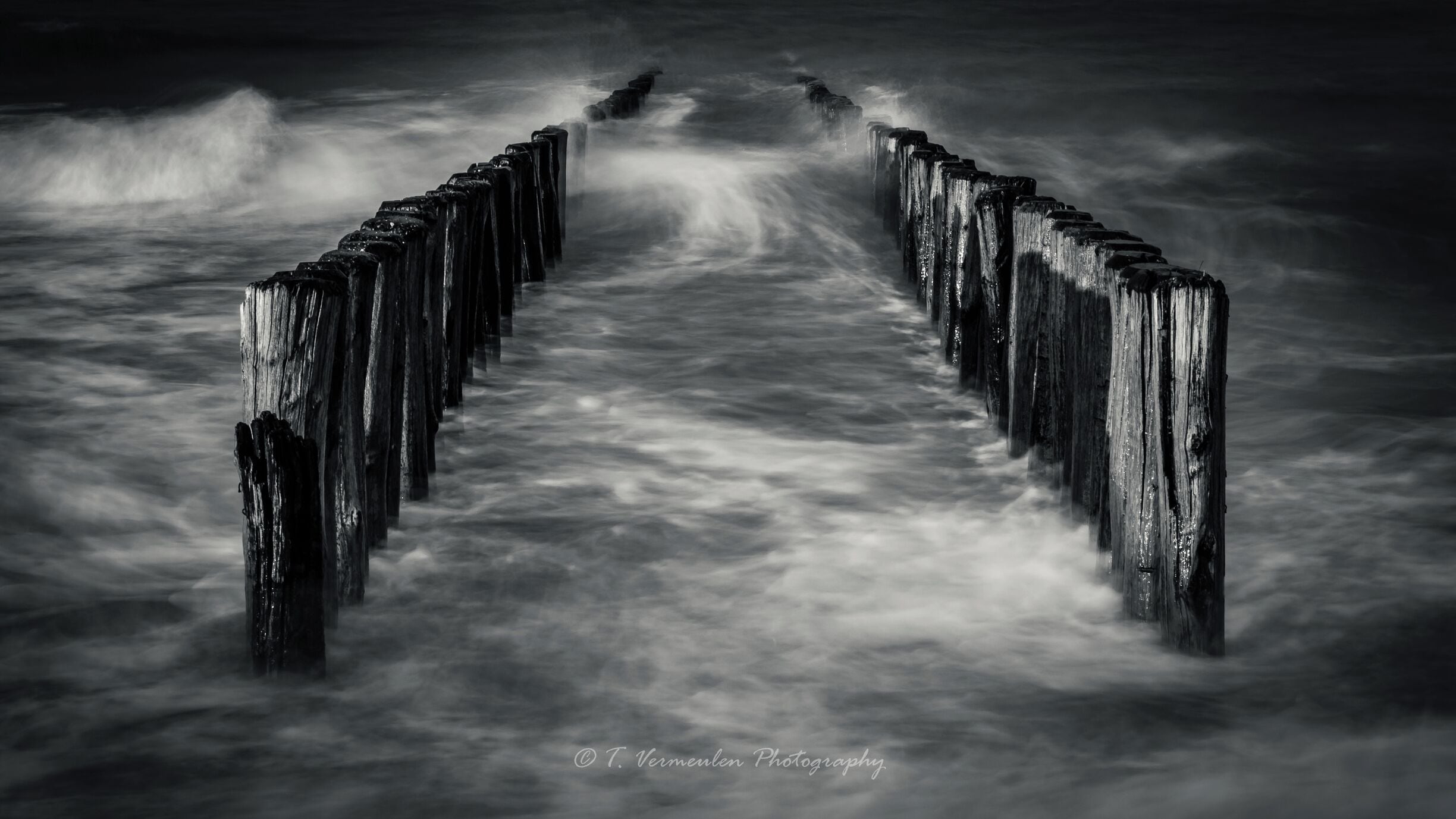 A 2second exposure of a very wavy ocean in Breskens 