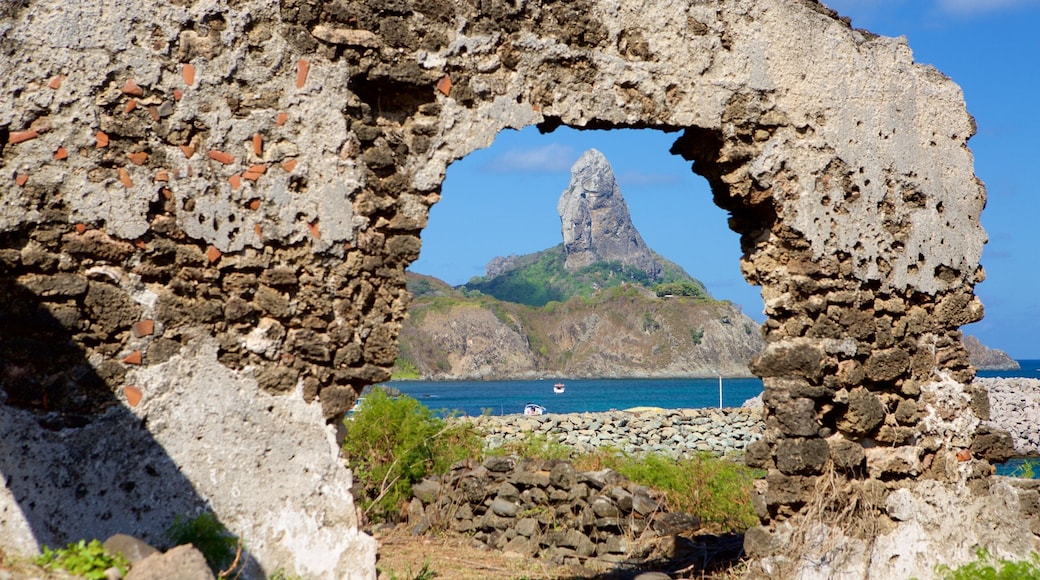 聖安東尼奧堡遺跡 呈现出 懷舊元素, 岩岸 和 廢墟