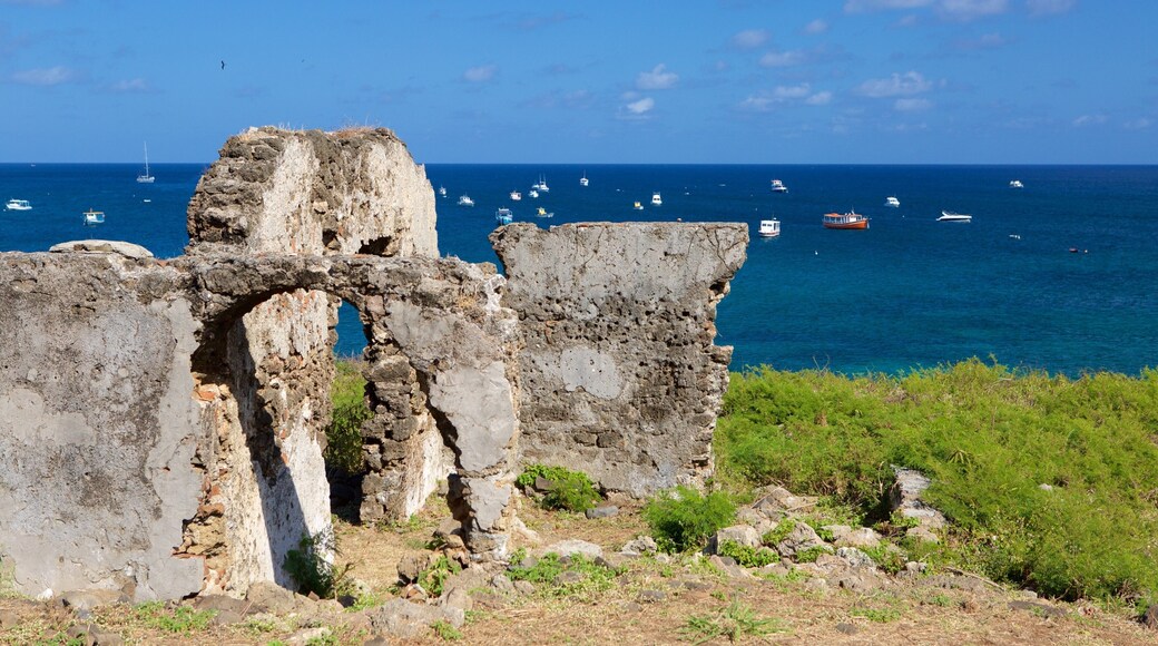 Santo Antonio Fort Ruins showing general coastal views and building ruins