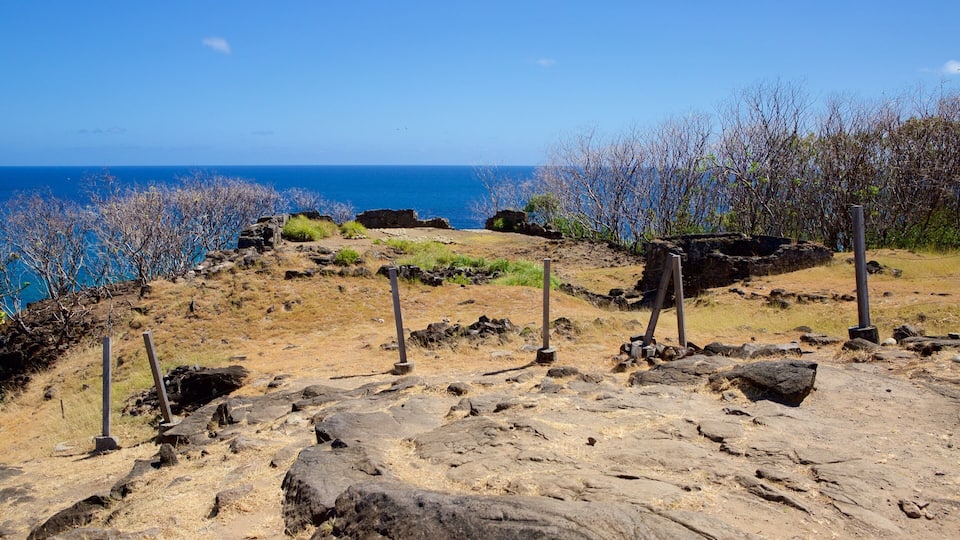 Sao Pedro do Boldro Fort which includes general coastal views and rocky coastline