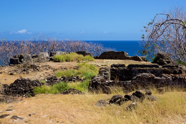 Sao Pedro do Boldro Fort showing heritage elements, rocky coastline and general coastal views
