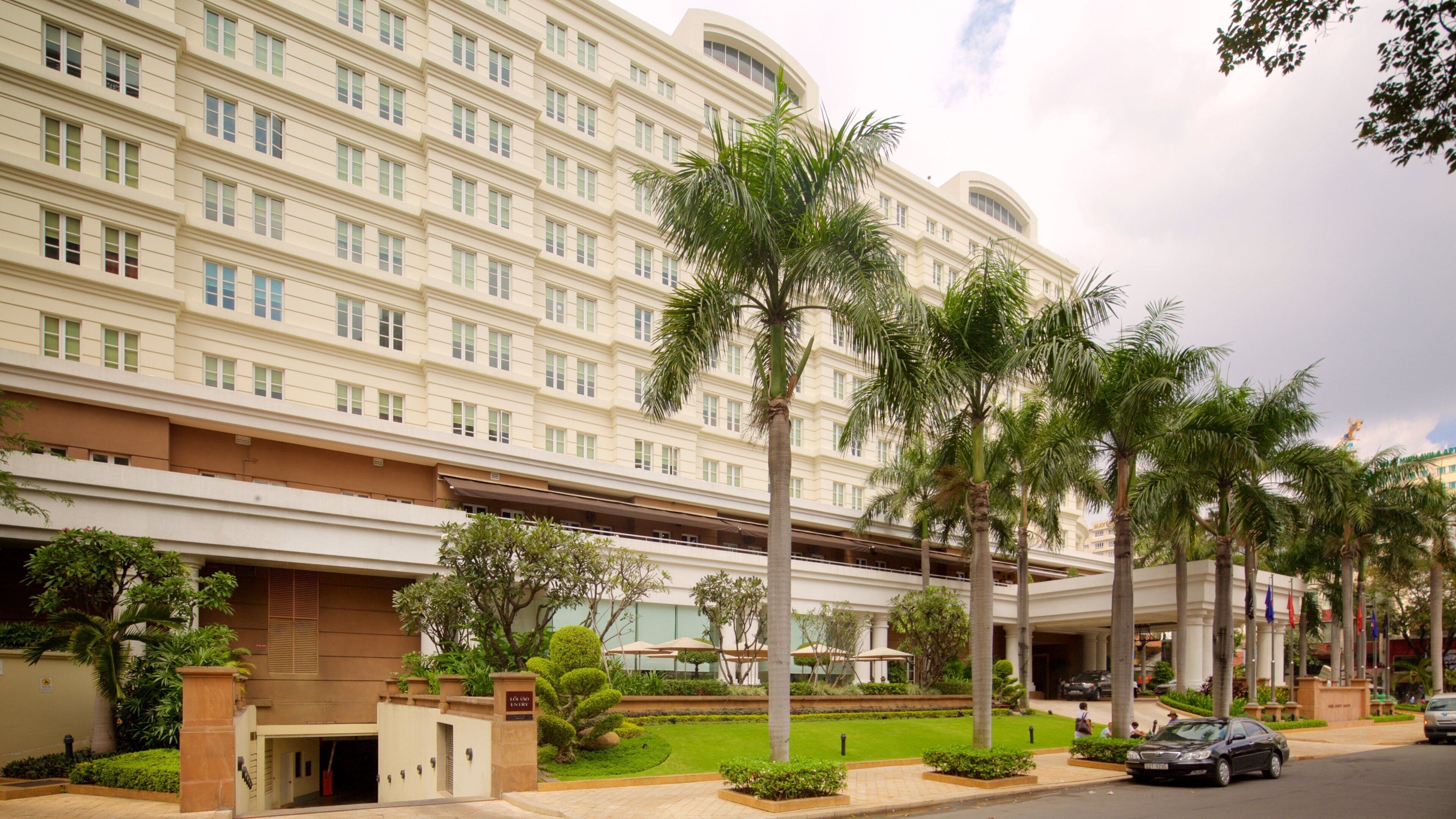 Parkson Plaza mostrando architettura d\'epoca e hotel