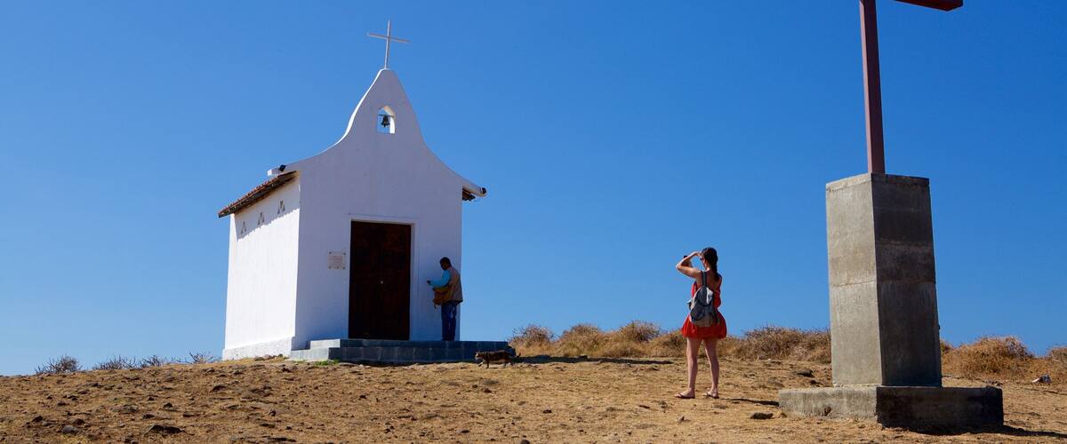 Sao Pedro Chapel showing religious aspects and a church or cathedral as well as a couple