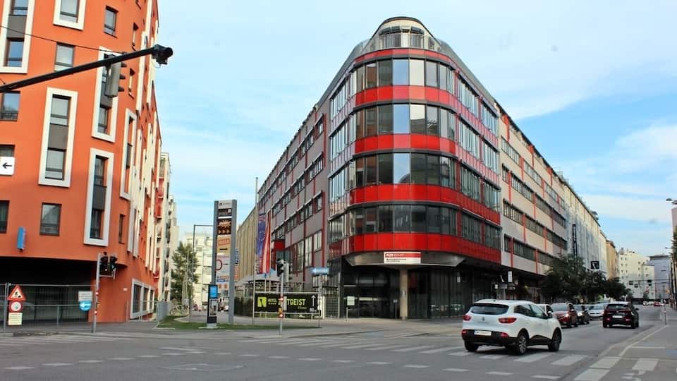 Just the nice building, one of many in the Vienna