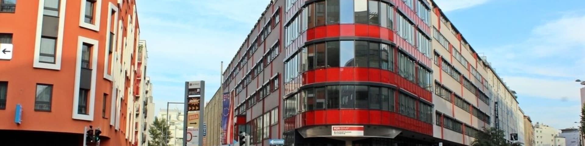 Just the nice building, one of many in the Vienna