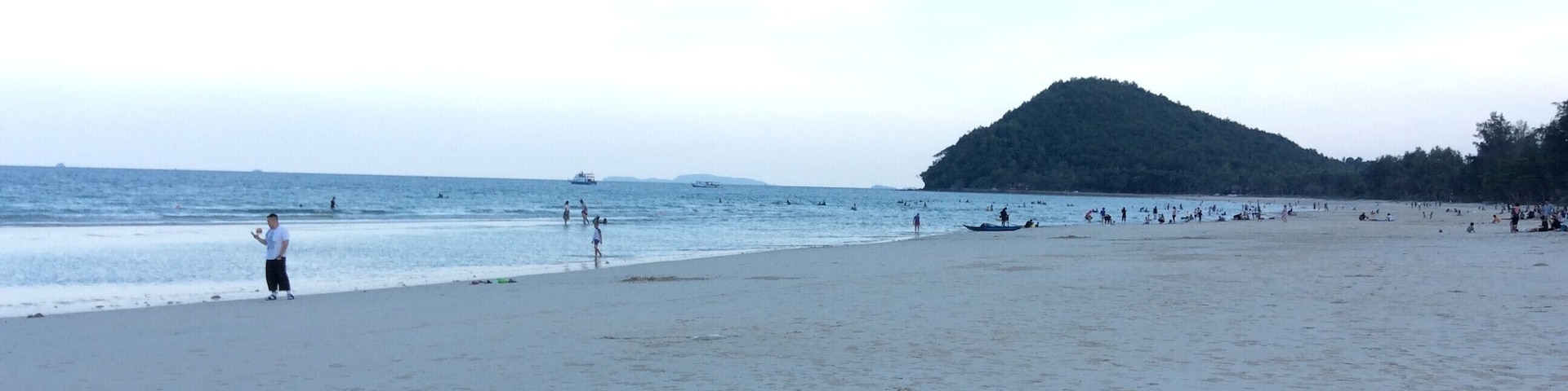 Thungwualaen Beach is best beach in Chumphon Province, Thailand. 20 Min. to Chumphon Airport.