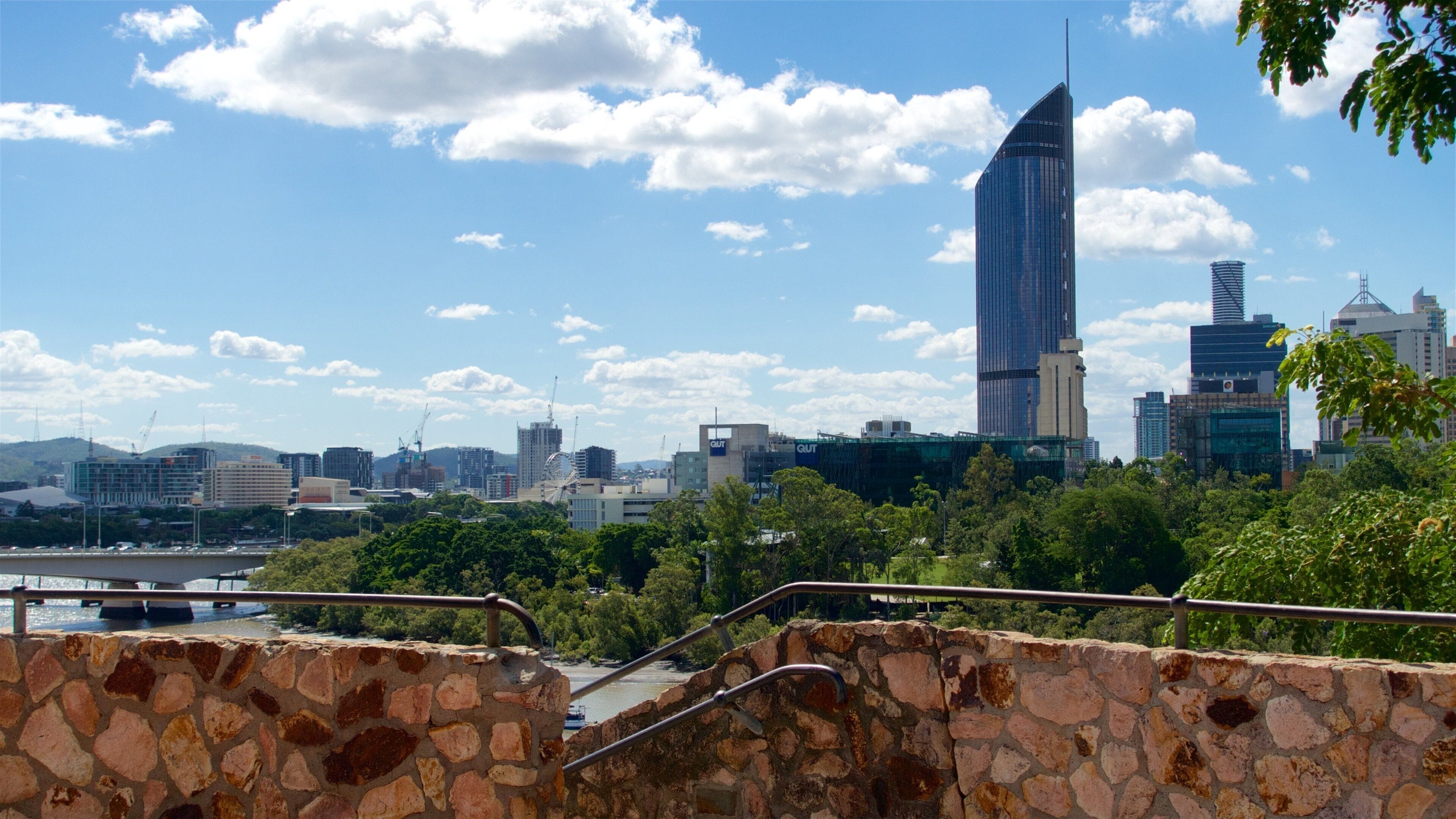 Kangaroo Point Cliffs che include vista, casa a torre e città